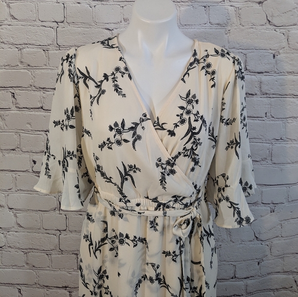 Torrid Cream Floral Maxi Georgette Surplice Ruffle Hi-Low Dress - Picture 6 of 8